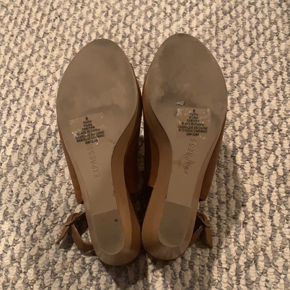 Like New Express Wedge Sandals - Picture 7 of 8